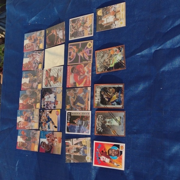 Basketball cards - Picture 1 of 6